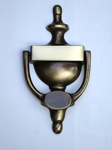 Metali ukrasni predmeti od mesinga i bronce - 01.